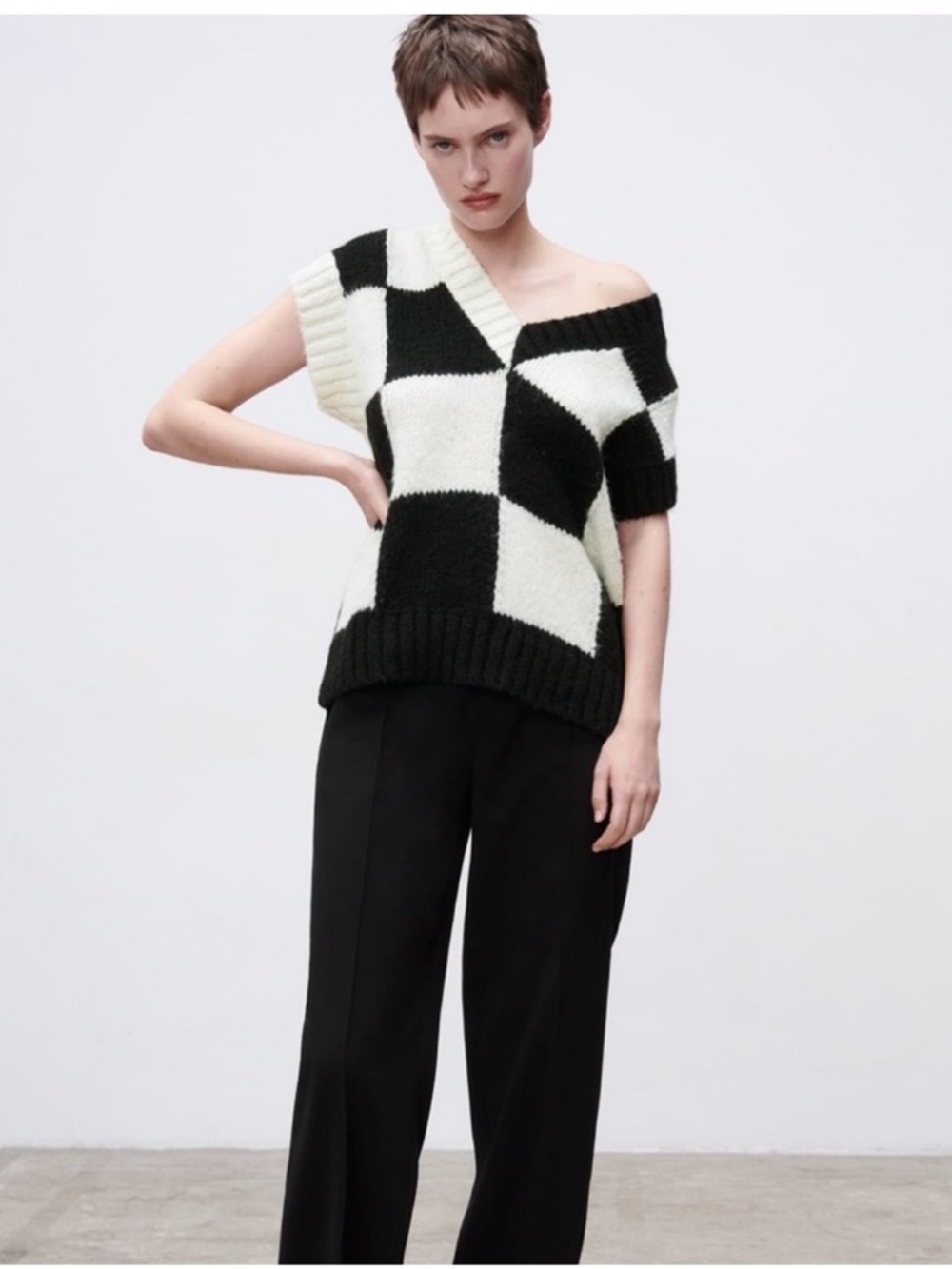 Zara Black and White Checkerboard V-Neck Sweater Vest